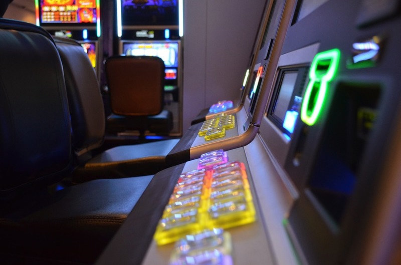 Slot-machines-gambling-by-Pixabay