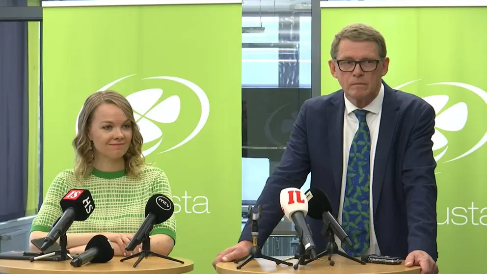 Katri-Kulmuni-Matti-Vanhanen-by-screenshot-Keskusta-press-conference