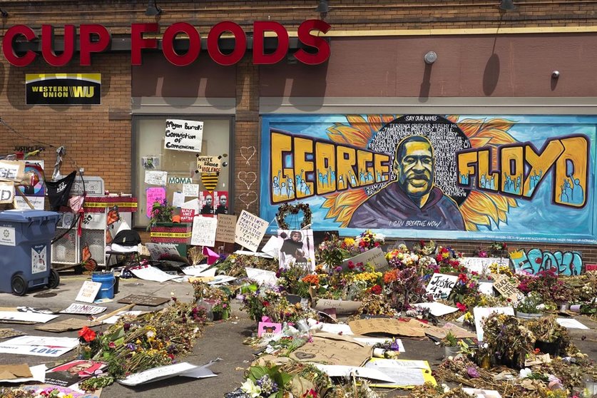 A general view of George Floyd&#39;s makeshift memorial near the site where he died. Floyd was an African-American man who was killed by police during an arrest in Minneapolis on 25 May 2020. Photo: Jack Kurtz/ZUMA Wire/dpa