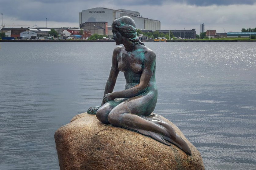 Little-Mermaid-Copenhagen-statue
