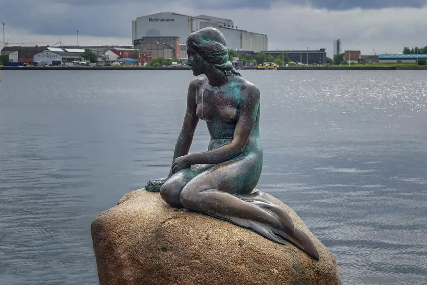 Little-Mermaid-Copenhagen-statue