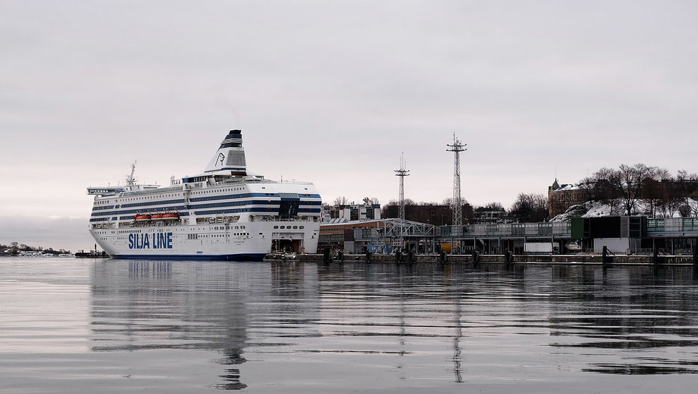 Helsinki-port-boat-cruise-ship-Silja-Line-by-Pixabay