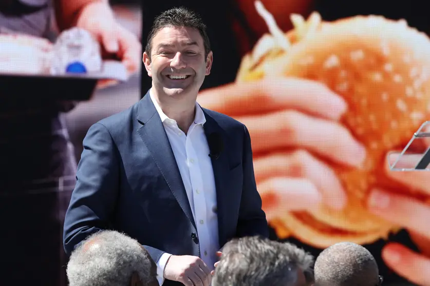 FILED - 10 August 2020, US, Chicago: An undated picture of Steve Easterbrook, then CEO of McDonald&#39;s Corp., greets people during the grand opening of McDonald&#39;s new headquarters in Chicago&#39;s Fulton Market district. McDonald&#39;s is suing its former chief executive Stephen Easterbrook for allegedly lying to the company about sexual relationships with staff, according to public filings on Monday. Photo: Stacey Wescott/dpa.