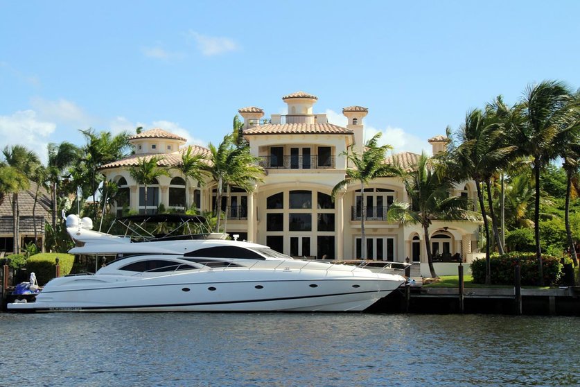 House-mansion-yatch-boat