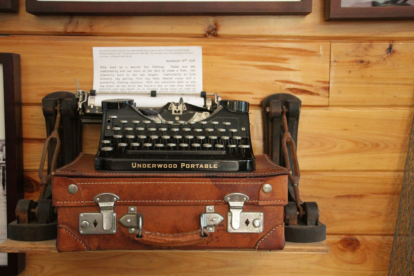 Underwood-typewriter-Hemingway