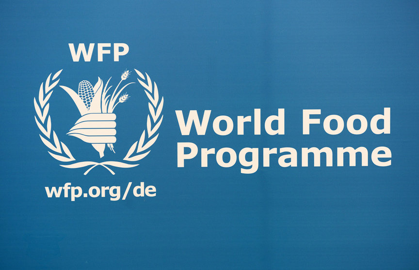 FILED - 14 March 2013, Saxony, Leipzig: A general view of the logo of the World Food Programme (WFP) displayed at the Book Fair. This year&#39;s Nobel Peace Prize goes to the World Food Programme (WFP). Photo: Jens Kalaene/dpa.