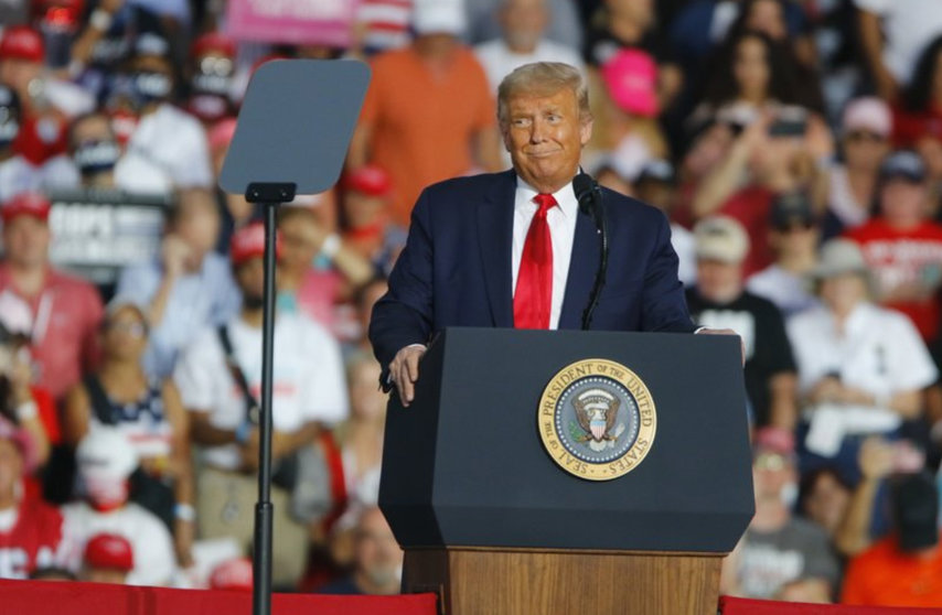 October 12, 2020, Sanford, Florida, USA: President Donald Trump speaks to a crowd of supporters at Orlando Sanford International Airport on Monday, Oct. 12, 2020 in Sanford. (Credit Image: © Luis Santana/Tampa Bay Times via ZUMA Wire Photo: Luis Santana/Tampa Bay Times via ZUMA Wire/dpa.