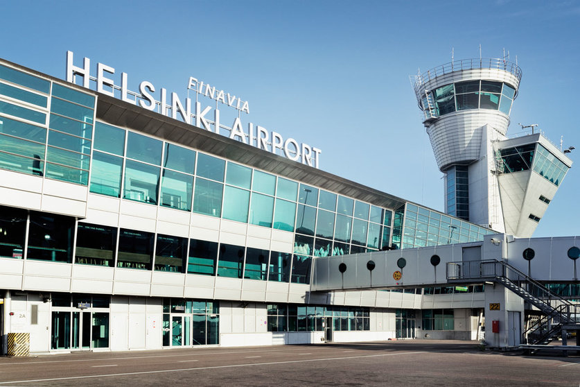 Helsinki airport and air traffic control tower. Photo: Finavia.