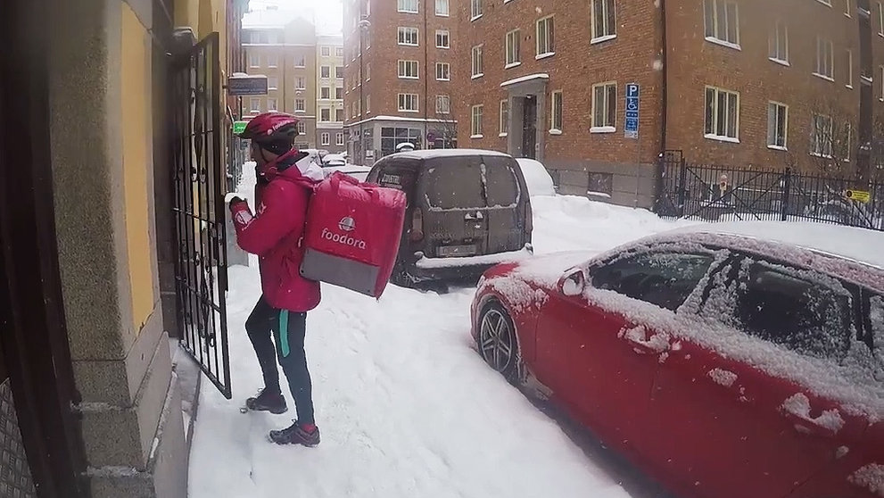 Foodora food courier. Image: YouTube/AppJobs.