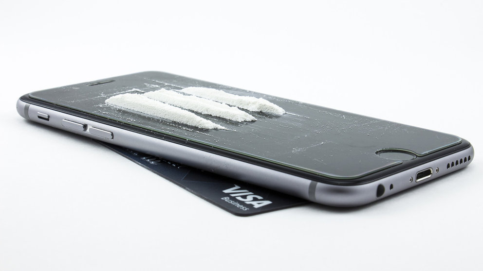 Phone-telephone-drugs-cocaine-amphetamine-visa. Photo: Pixabay