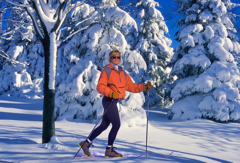 Woman-skiing