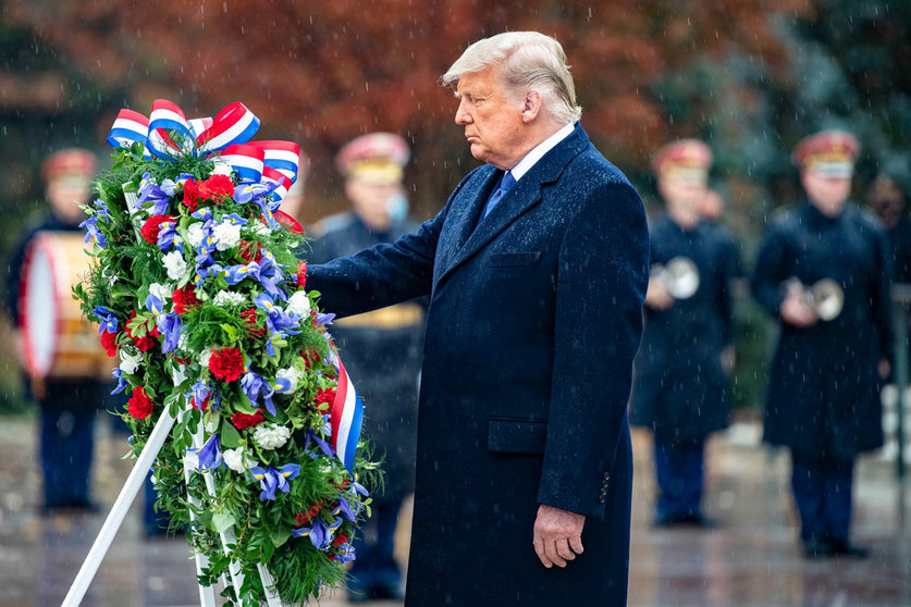 11 November 2020, US, Arlington: US President Donald Trump places a wreath during a Wreath-Laying Ceremony at the Tomb of the Unknown Soldier at Arlington National Cemetery during the annual Veterans Day observances. Photo: Elizabeth Fraser/Planet Pix via ZUMA Wire/dpa.