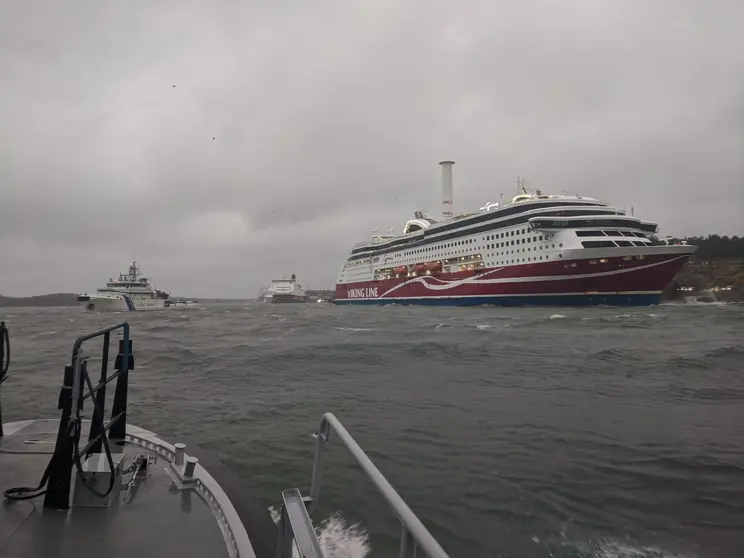 Coastguard rescue service units near the Viking Grace ferry shortly after the accident. Photo: Twitter/@meriraja.