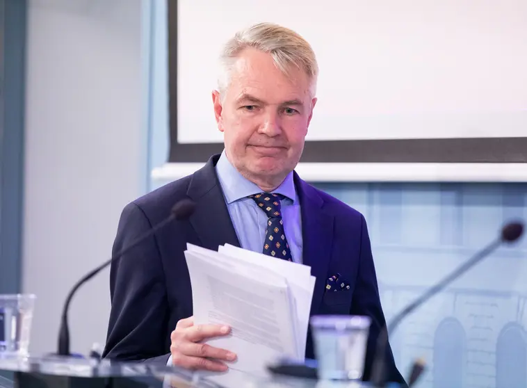 Pekka-Haavisto-by-Lauri-Heikkinen---Vnk