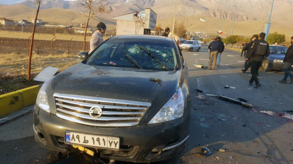 27 November 2020, Iran, Absard: Police work at the scene where Top Iranian nuclear scientist Mohsen Fakhrizadeh was assassinated after armed men shot him in his vehicle. Photo: Office Iranian Supreme Leader/IRIB News via ZUMA Wire/dpa