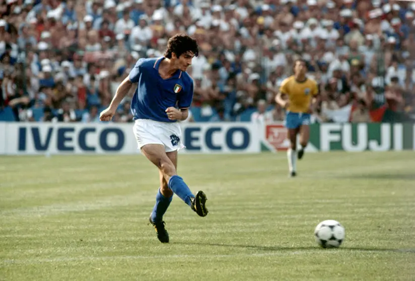 FILED - Italian striker Paolo Rossi in action on 07/05/1982 at the Sarria stadium in Barcelona.Photo \ Harry Melchert +++ (c) dpa - Report +++ Photo: Harry Melchert/dpa