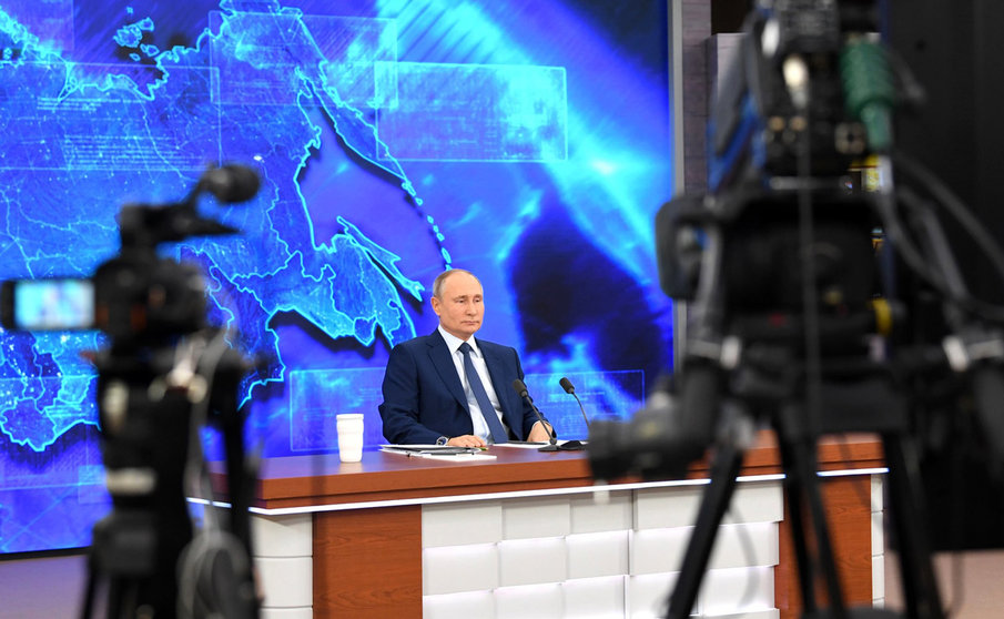FILED - 17 December 2020, Russia, Moscow: Russian President Vladimir Putin speaks during his 16th annual press conference with regional and international media via videoconference. Photo: -/Kremlin /dpa - ATTENTION: editorial use only and only if the credit mentioned above is referenced in full