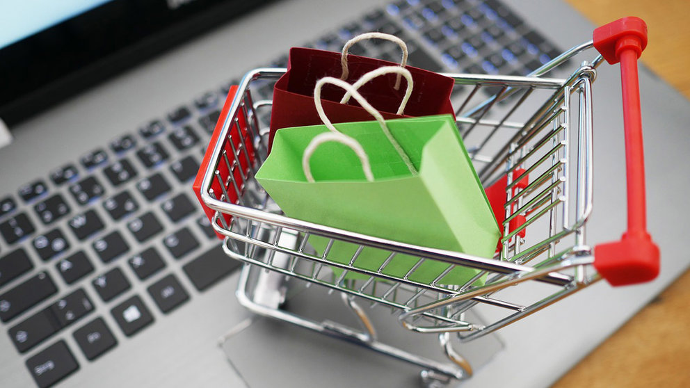 Online-shopping-cart-by-Pixabay