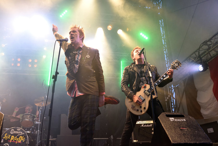 The Sex Pistols Experience, Hafen Rock 2016 in Hamburg. Photo: Frank Schwichtenberg under GNU Free Documentation License (GFDL)