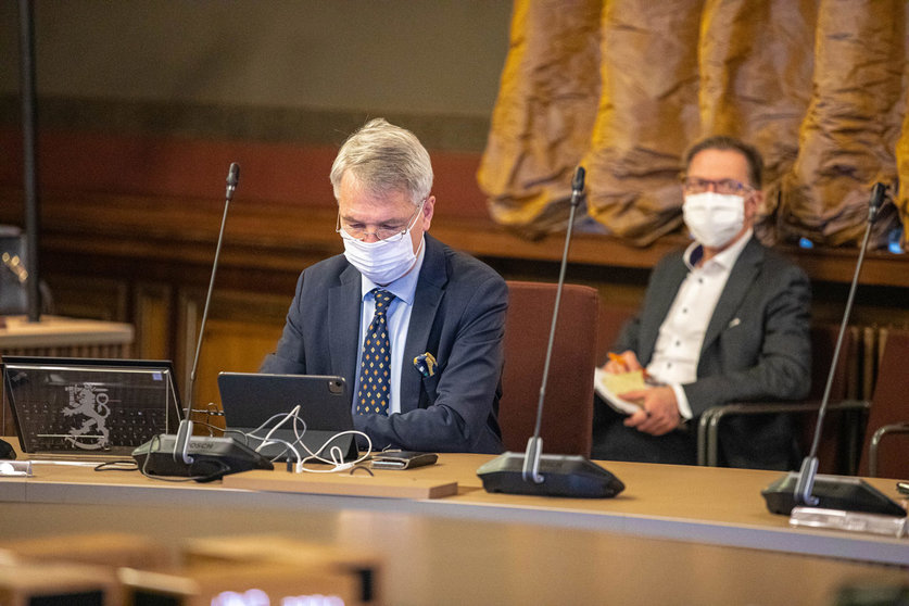 Minister for Foreign Affairs Pekka Haavisto (L). Photo: Jussi Toivanen/Vnk.