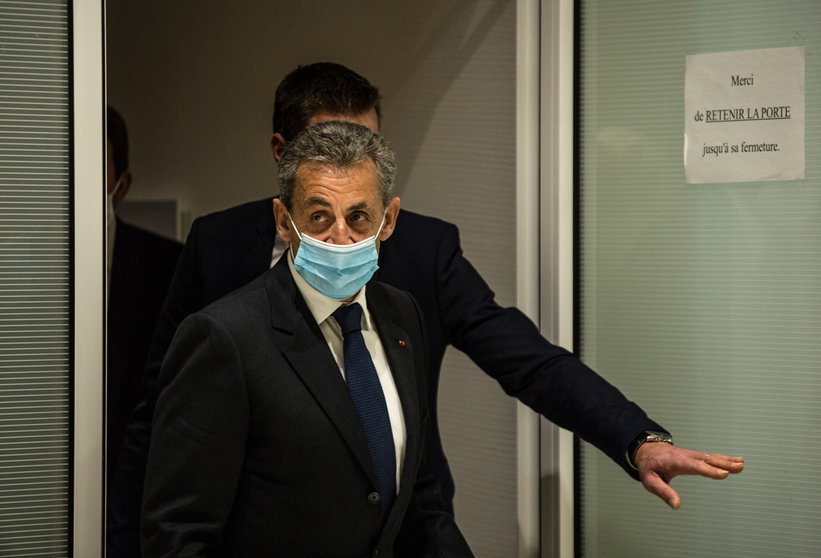 01 March 2021, France, Paris: Former French President Nicolas Sarkozy (L) is pictured at the court during the hearing of the final verdict in his corruption trial. Sarkozy has been sentenced to three years on charges of bribery and influence peddling, a court in Paris rules. Photo: Sadak Souici/Le Pictorium Agency via ZUMA/dpa.