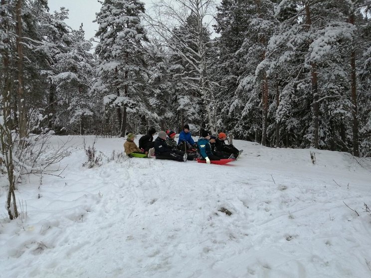Finnish children have fun in the snow. Photo: Foreigner.fi.
