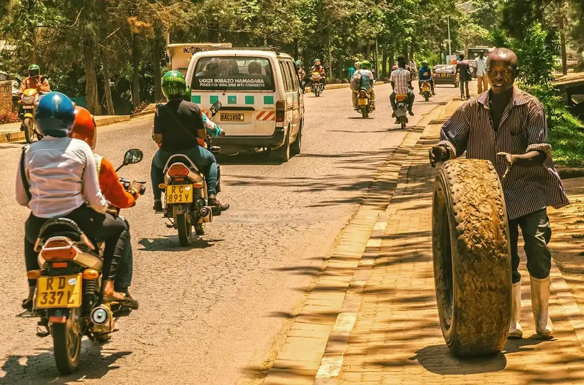 A street scene in Kigali, the capital of Rwanda. Photo: Portraitor / Pixabay.