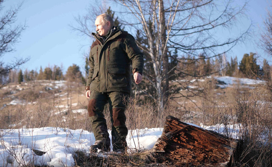HANDOUT - 21 March 2021, Russia, Siberian Federal District: Russian President Vladimir Putin visits Taiga forest in Russia's Siberian Federal District. Photo: -/Kremlin/dpa - ATTENTION: editorial use only and only if the credit mentioned above is referenced in full