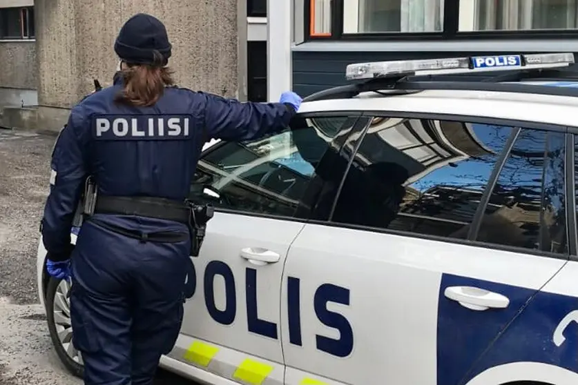 A police officer from the city of Turku. Photo: Twitter/@L_S_poliisi