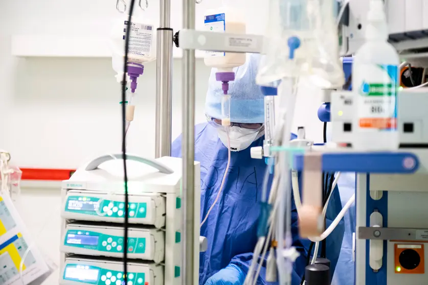 A Finnish health worker in Helsinki. Photo: @HUS.