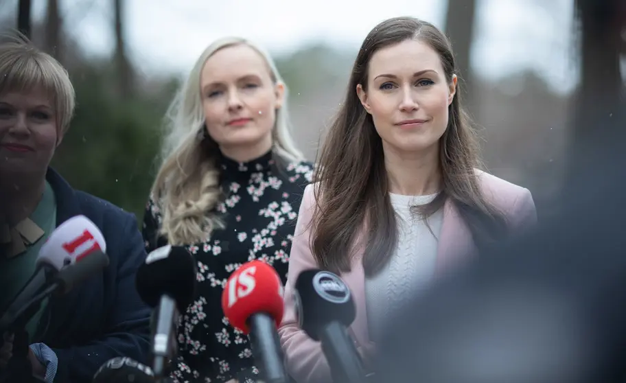 Prime Minister Sanna Marin (R) with Minister of the Interior Maria Ohisalo (C) and Minister of Science Annika Saarikko. Photo: Lauri-Heikkinen/Vnk.