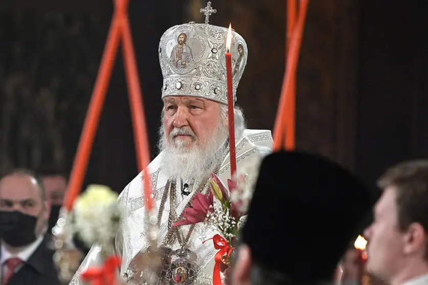 HANDOUT - 02 May 2021, Russia, Moscow: Kirill, Patriarch of Moscow and all Rus' and Primate of the Russian Orthodox Church, leads a service at the Christ the Saviour Eastern Orthodox Cathedral on the occasion of the Orthodox Easter. Photo: -/Kremlin/dpa - ATTENTION: editorial use only and only if the credit mentioned above is referenced in full