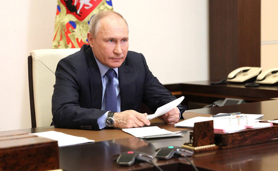 HANDOUT - 20 May 2021, Russia, Moscow: Russian president Vladimir Putin chairs a meeting of the Russian Pobeda (Victory) Organising Committee. Photo: -/Kremlin/dpa - ATTENTION: editorial use only and only if the credit mentioned above is referenced in full