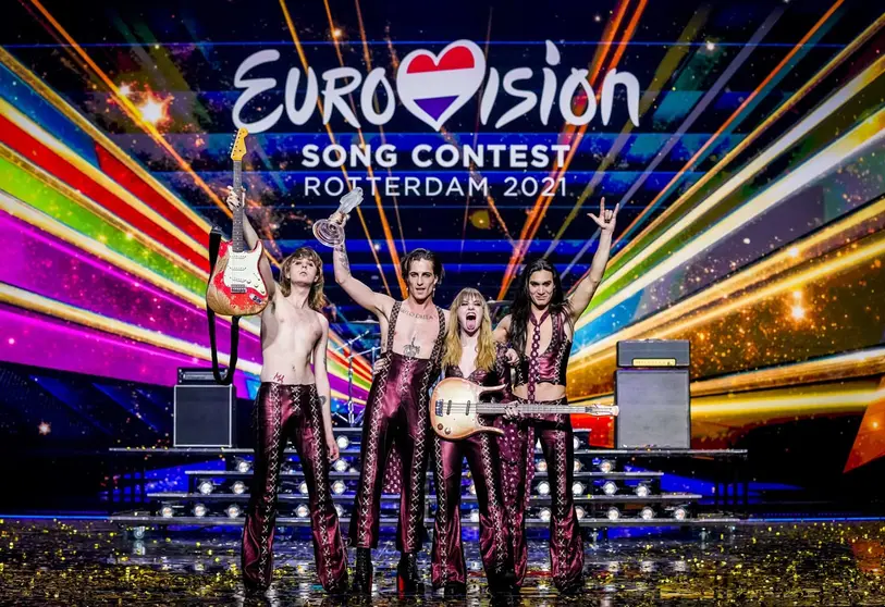 22 May 2021, Netherlands, Rotterdam: Members of the Maneskin band from Italy celebrate on the stage after winning the Eurovision Song Contest 2021 in the Netherlands. Rock band Maneskin won with the song Zitti E Buoni, thanks to a major boost of votes from the public, ending a 31-year drought for Italy. Photo: Sander Koning/ANP/dpa