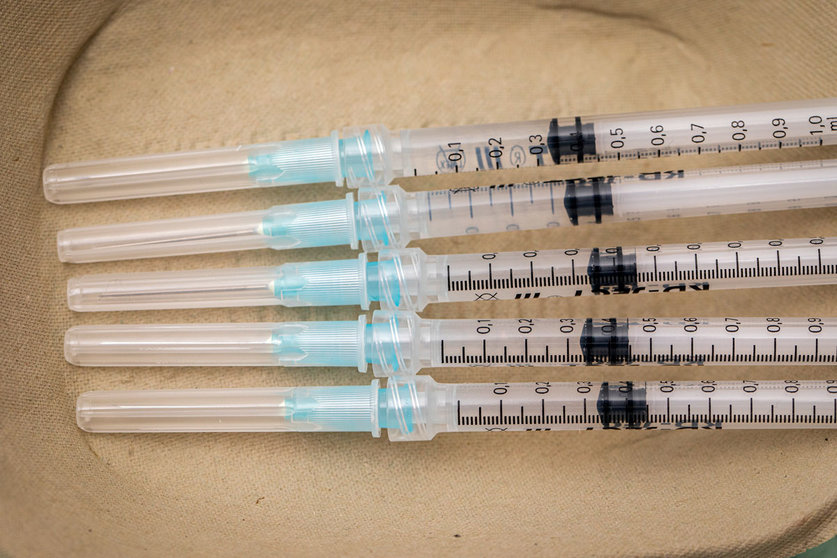 Syringes containing anticovid vaccines, ready to be used in Helsinki. Photo: @HUS.