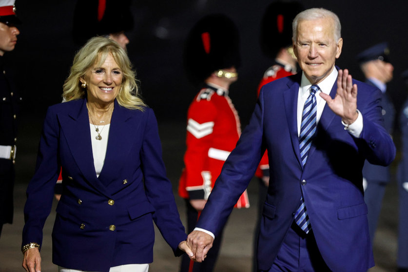 09 June 2021, United Kingdom, Mildenhall: US President Joe Biden and First Lady Jill Biden arrive at Cornwall Airport Newquay, ahead of the G7 summit in Cornwall. Photo: Phil Noble/PA Wire/dpa