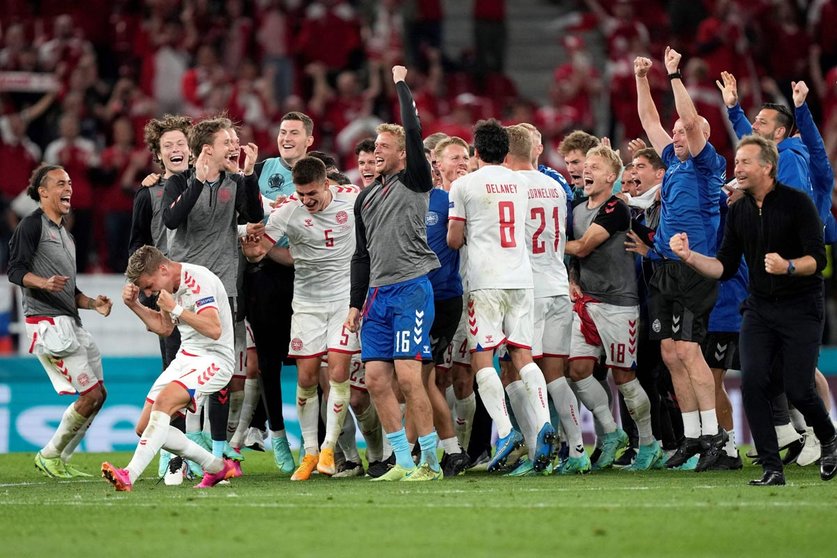 Denmark celebrate victory against Russia in Copenhagen. Photo: Twitter/@EURO2020.