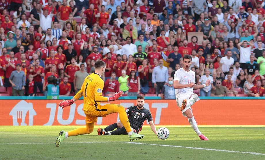 Ferran Torres scores Spain's goal. Photo: Twitter/@EURO2020.