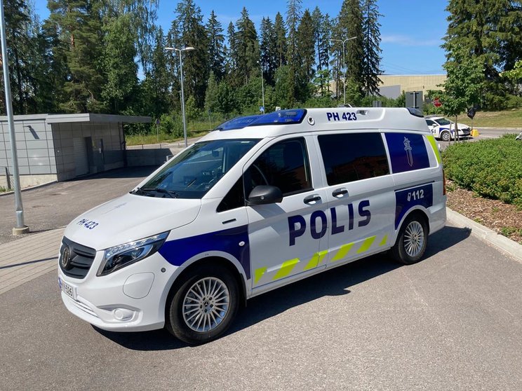 The new fully electric police van, a Mercedes Benz eVito. Photo: Twitter/Mayor of Lahti/@pekkatimonen