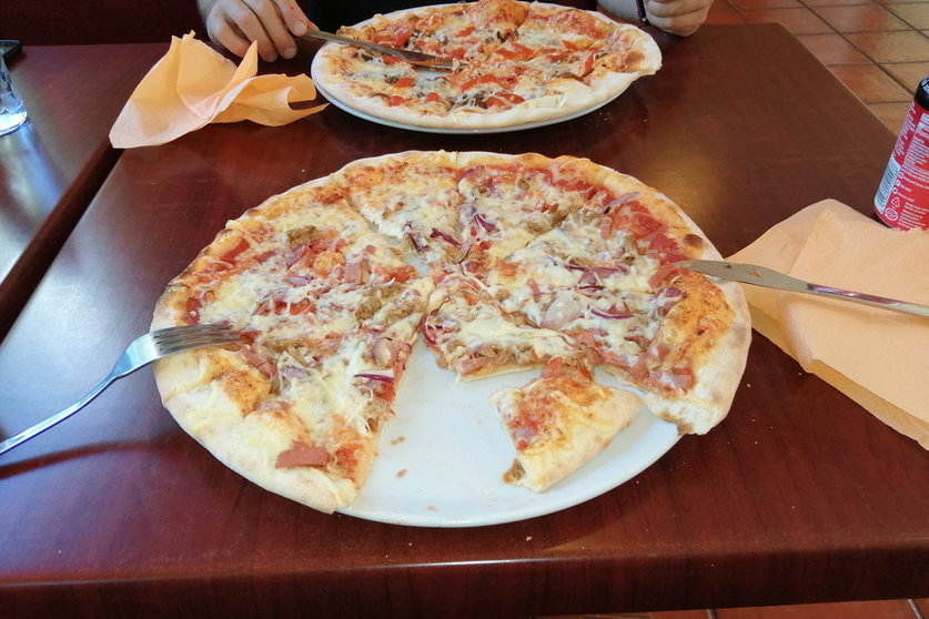 Typical pizzas that are served in pizzerias in Finland. Photo: Foreigner.fi.