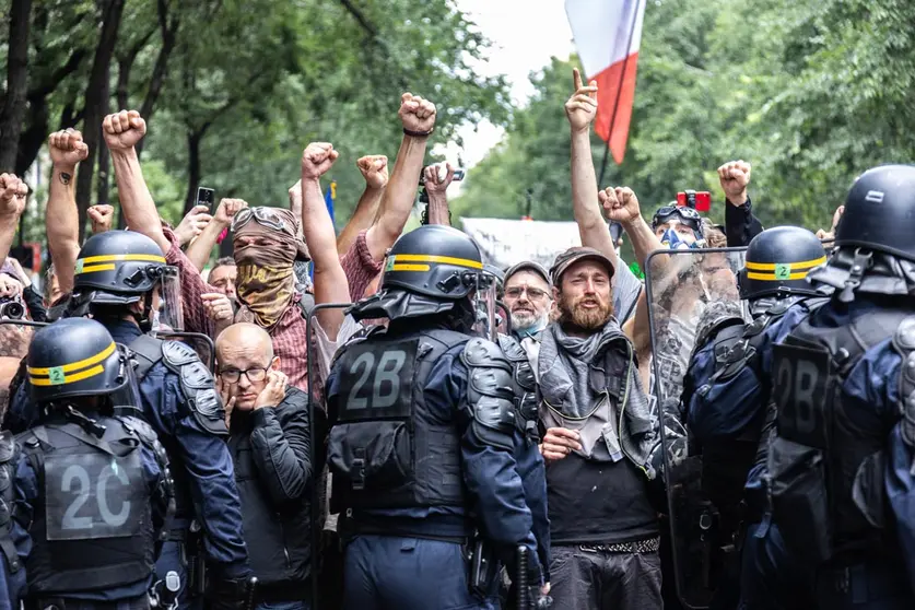 31 July 2021, France, Paris: People take part in a demonstration held against stricter coronavirus rules introduced by the French government as case numbers soared. Photo: Sadak Souici/Le Pictorium Agency via ZUMA/dpa