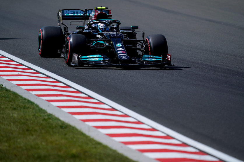 31 July 2021, Hungary, Mogyorod: Finnish F1 driver Valtteri Bottas of Mercedes-AMG F1 Team in action during the qualifying session of the Grand Prix of Hungary Formula One race at the Hungaroring track. Photo: James Gasperotti/ZUMA Press Wire/dpa