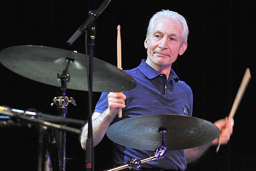 FILED - 12 January 2010, Bavaria, Munich: Charlie Watts, drummer of English rock band The Rolling Stones, makes a guest appearance at the Variete GOP. Watts is dead at 80, according to his agent, Bernard Doherty. Photo: picture alliance / dpa