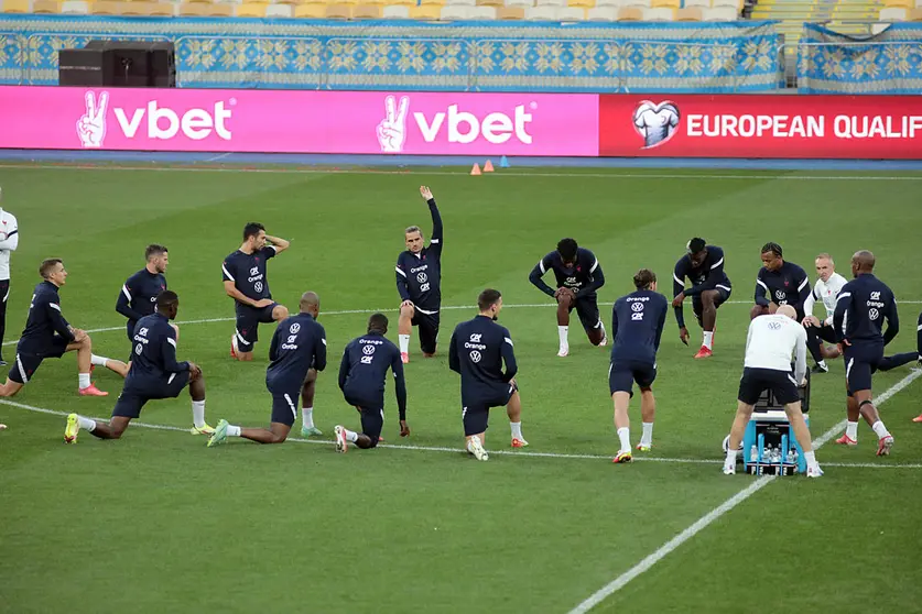 03 September 2021, Ukraine, Kiev: France's Antoine Griezmann (C) takes part in a training session at the NSC Olimpiyskiyو ahead of the Saturday's 2022 FIFA World Cup European Qualifying soccer match against Ukraine. Photo: -/Ukrinform/dpa