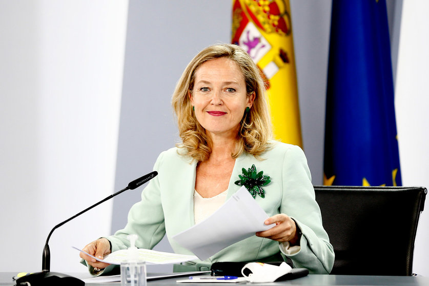 The First Vice-President of the Government and Minister for the Economy and Digital Transformation, Nadia Calviño, speaks at a press conference after the meeting of the Council of Ministers. Photo: La Moncloa.