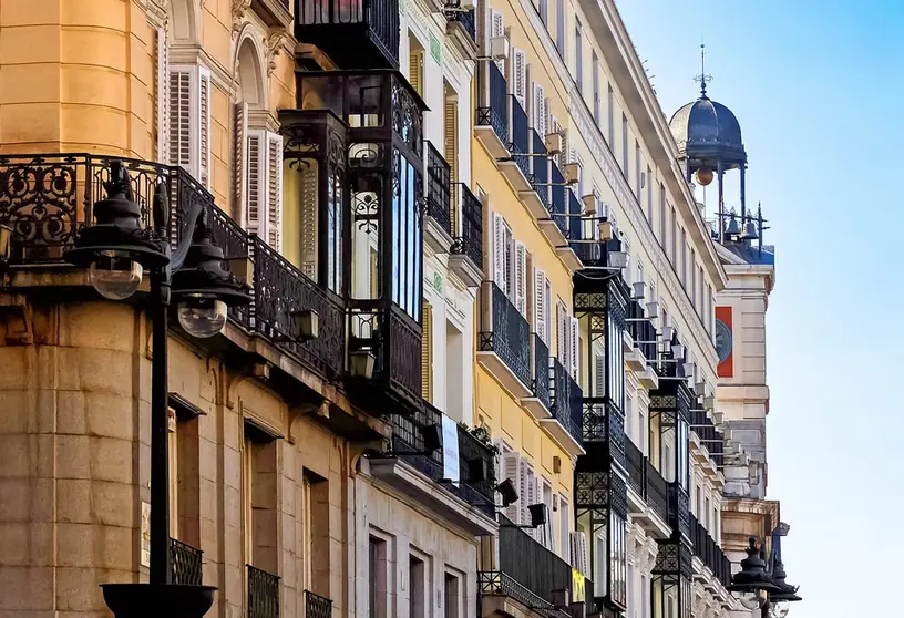 The facade of a building in Madrid. Photo: Pixabay.