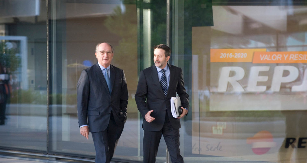 Repsol chairman, Antonio Brufau (Left) and the company's CEO, Josu Jon Imaz. Photo: Repsol.