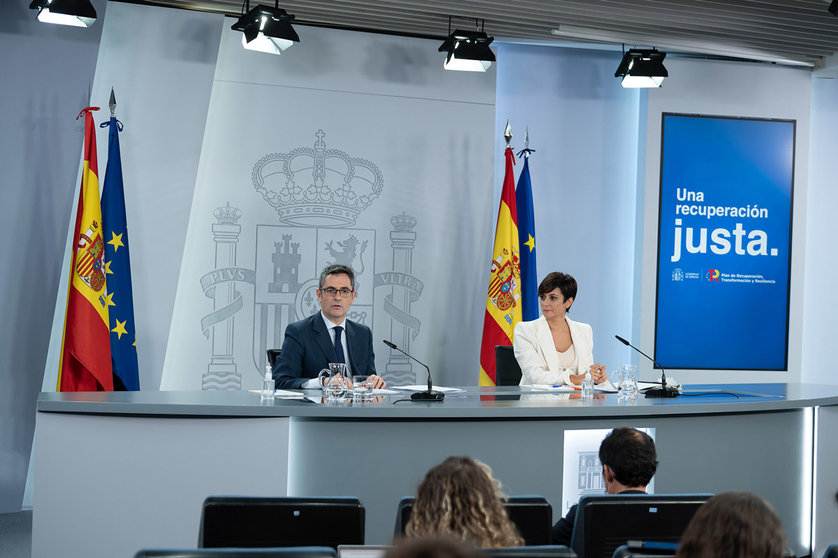 10/05/2021. The Minister of Territorial Policy and Government spokesperson, Isabel Rodríguez, and the Minister of the Presidency, Relations with the Courts and Democratic Memory, Félix Bolaños, have appeared in the Moncloa press room after the meeting of the Council of Ministers. Photo: La Moncloa.