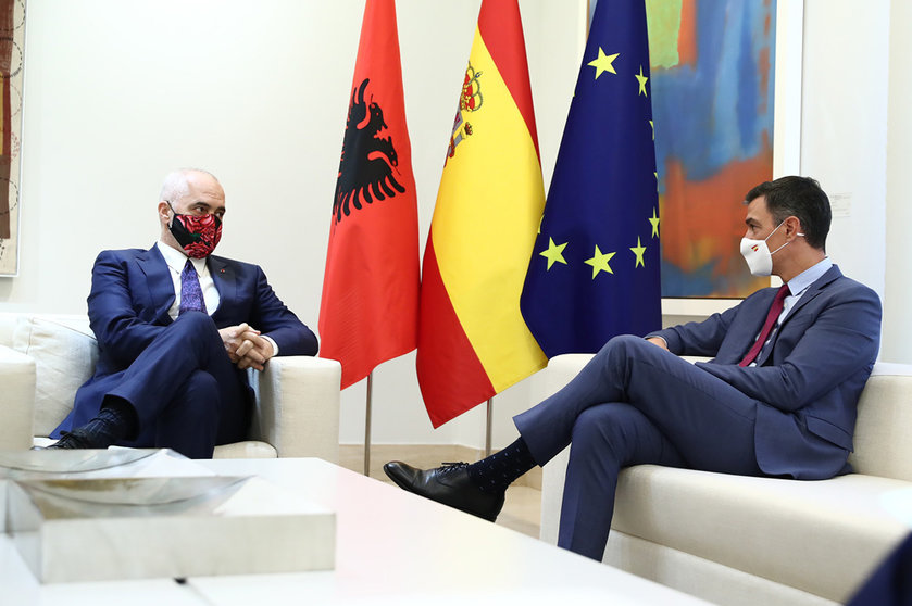 4-10-2021 Prime Minister Pedro Sánchez received a visit from the Prime Minister of the Republic of Albania, Edi Rama. Photo: La Moncloa.