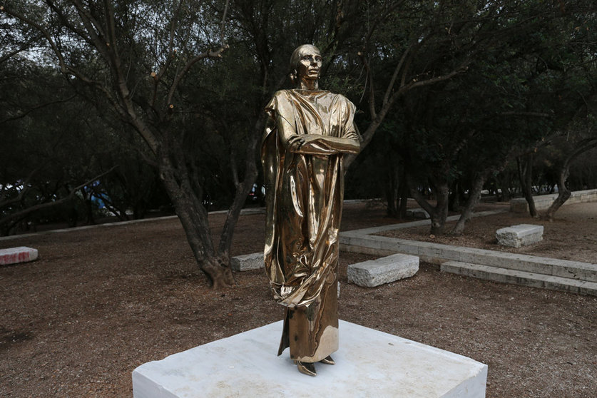 FILED - The bronze statue of legendary opera singer Maria Callas. The sculpture of La Diva stands opposite the Odeon of Herodes Atticus in a small park with olive trees close to the Acropolis of Athens. (Credit Image: © Aristidis VafeiadakisZUMA Press Wire Photo: Aristidis Vafeiadakis/ZUMA Press Wire/dpa
